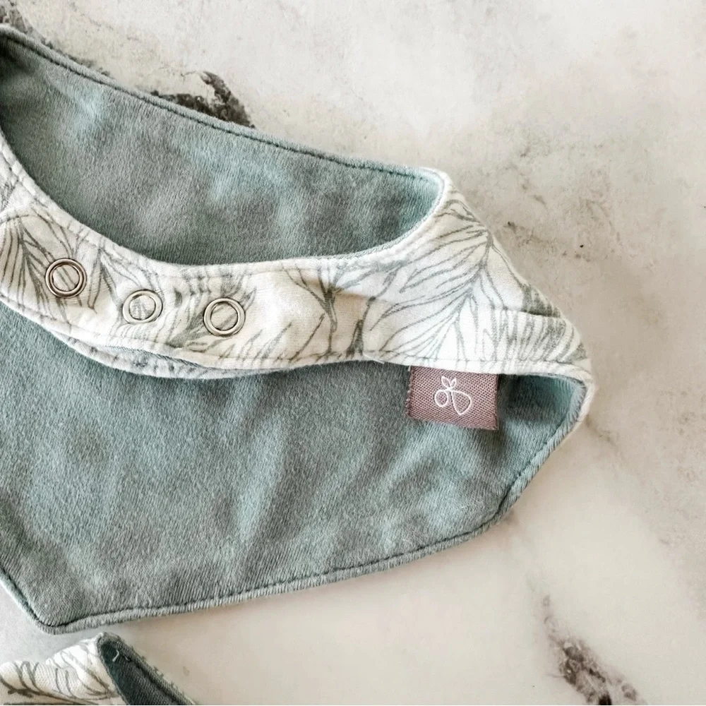 Goumi Matching Baby Bib Set